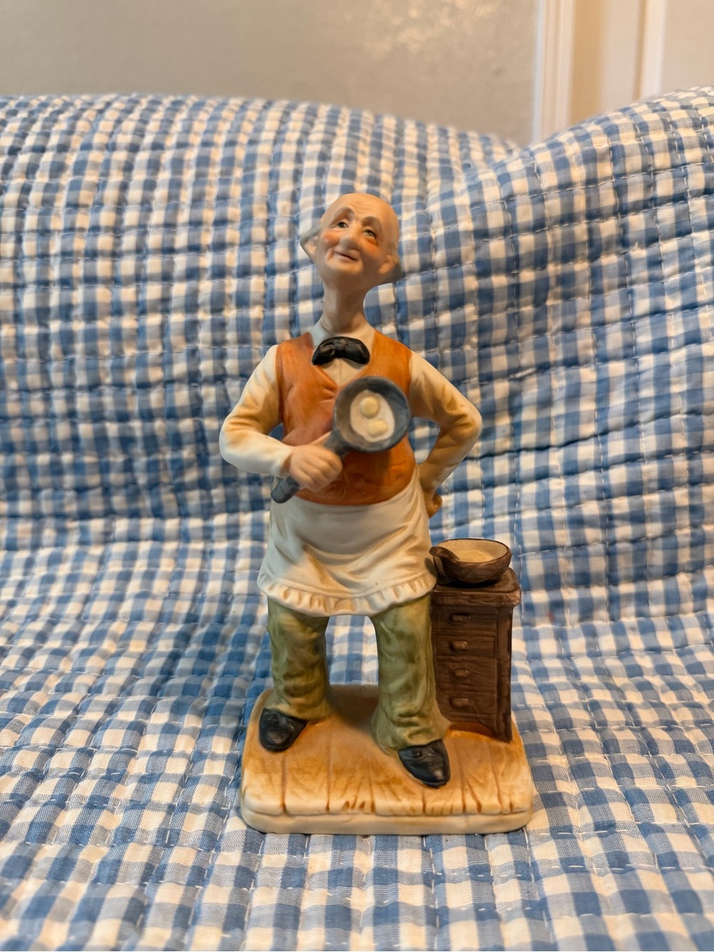 Ardco Porcelain Man Figurine Holding Pan, MPN C-3442, 7in, Taiwan